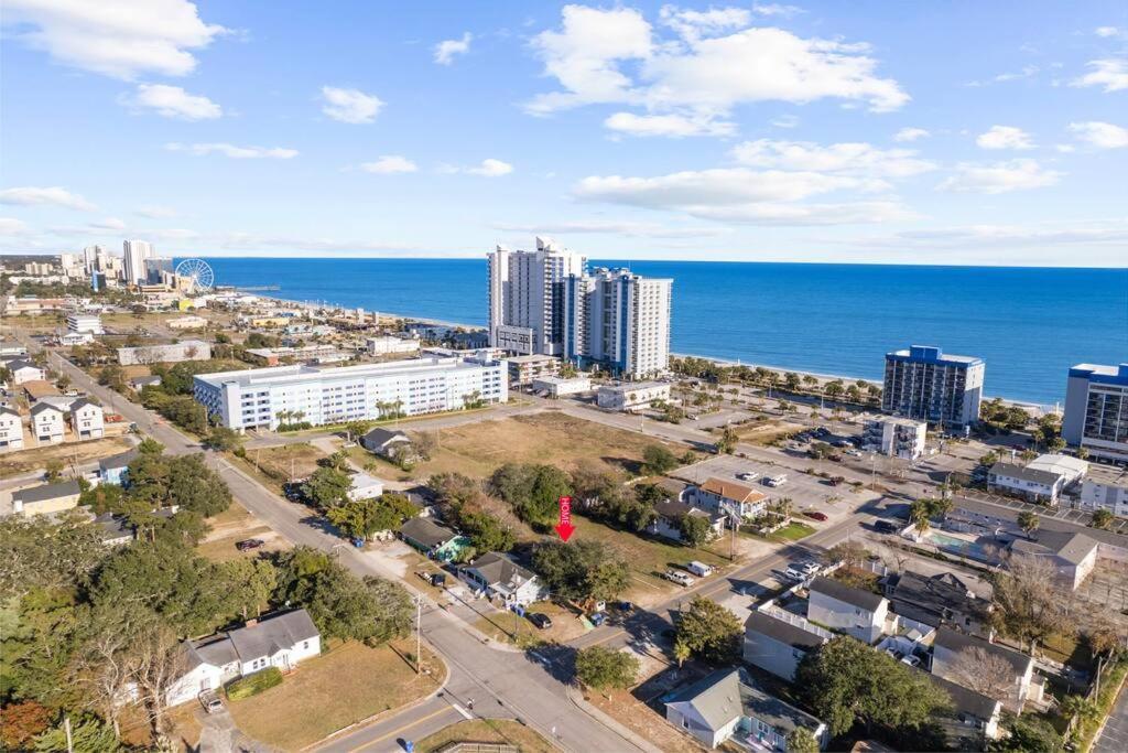 Gorgeous Centrally Located Ocean View 2 King, Huge Private Yard & Deck, Firepit, Bbq, & Game Tables 默特尔比奇 外观 照片