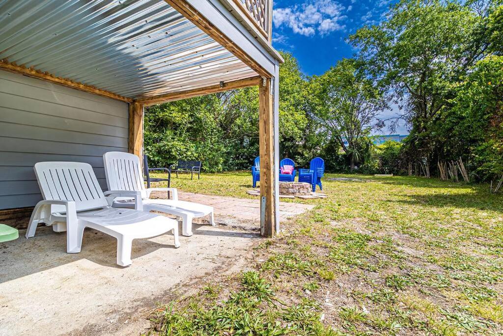 Gorgeous Centrally Located Ocean View 2 King, Huge Private Yard & Deck, Firepit, Bbq, & Game Tables 默特尔比奇 外观 照片