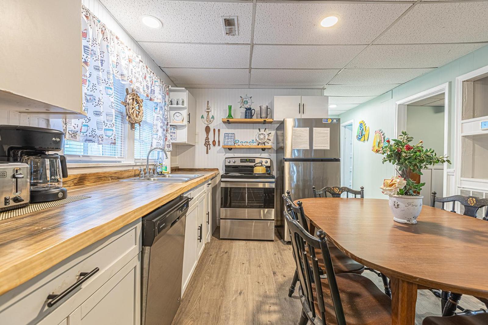 Gorgeous Centrally Located Ocean View 2 King, Huge Private Yard & Deck, Firepit, Bbq, & Game Tables 默特尔比奇 外观 照片