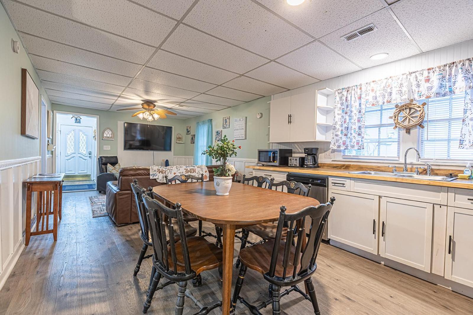 Gorgeous Centrally Located Ocean View 2 King, Huge Private Yard & Deck, Firepit, Bbq, & Game Tables 默特尔比奇 外观 照片