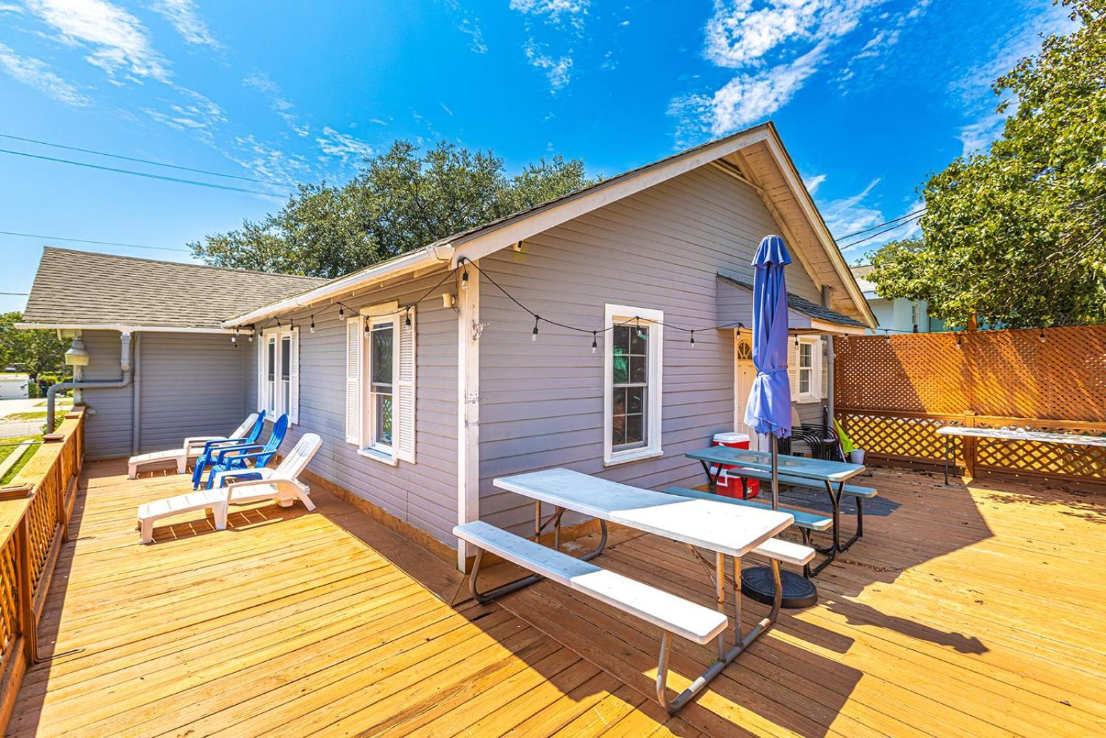 Gorgeous Centrally Located Ocean View 2 King, Huge Private Yard & Deck, Firepit, Bbq, & Game Tables 默特尔比奇 外观 照片