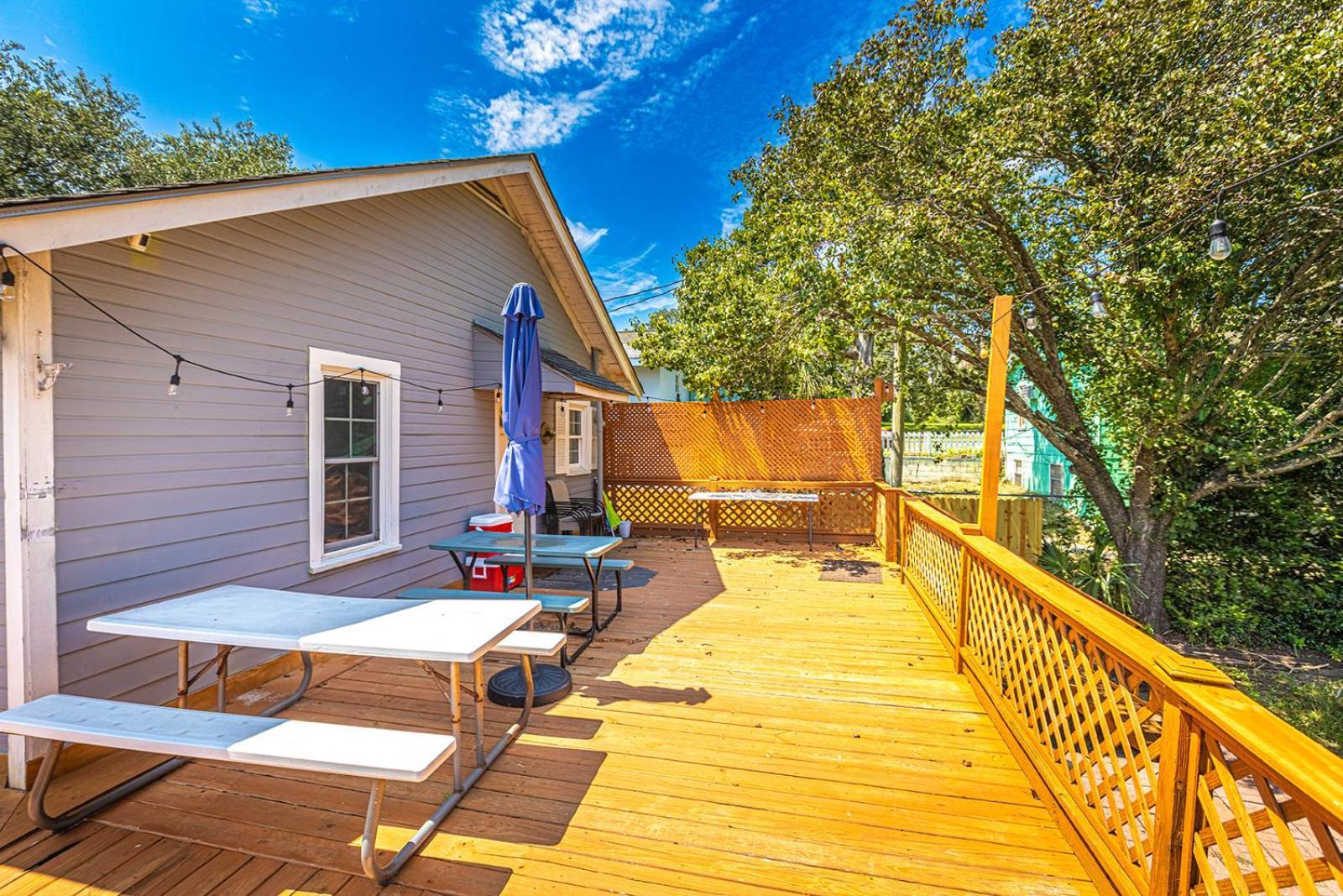 Gorgeous Centrally Located Ocean View 2 King, Huge Private Yard & Deck, Firepit, Bbq, & Game Tables 默特尔比奇 外观 照片
